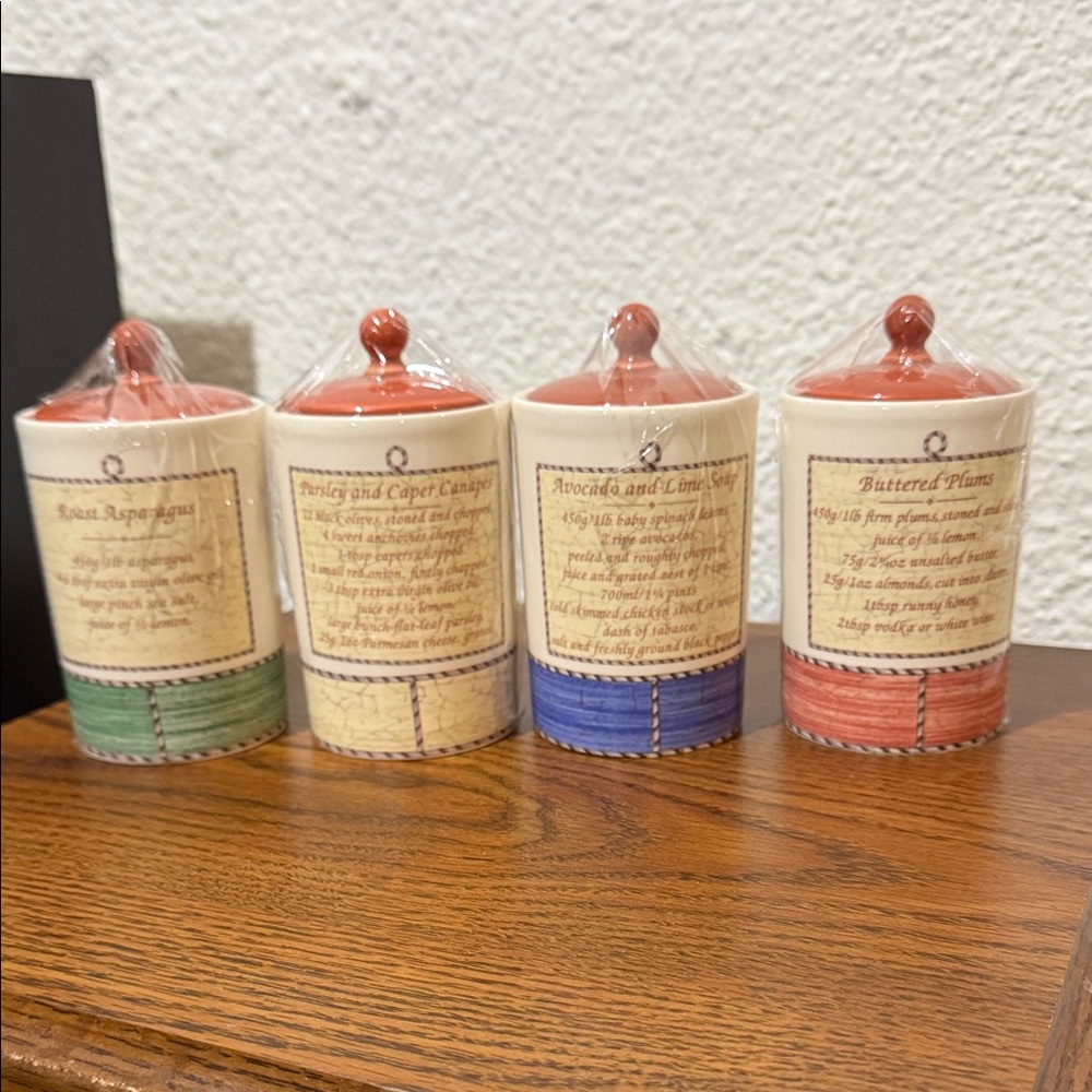 Vintage Wedgwood Sarah’s Garden herbs and/or spice jars - Picture 2 of 5